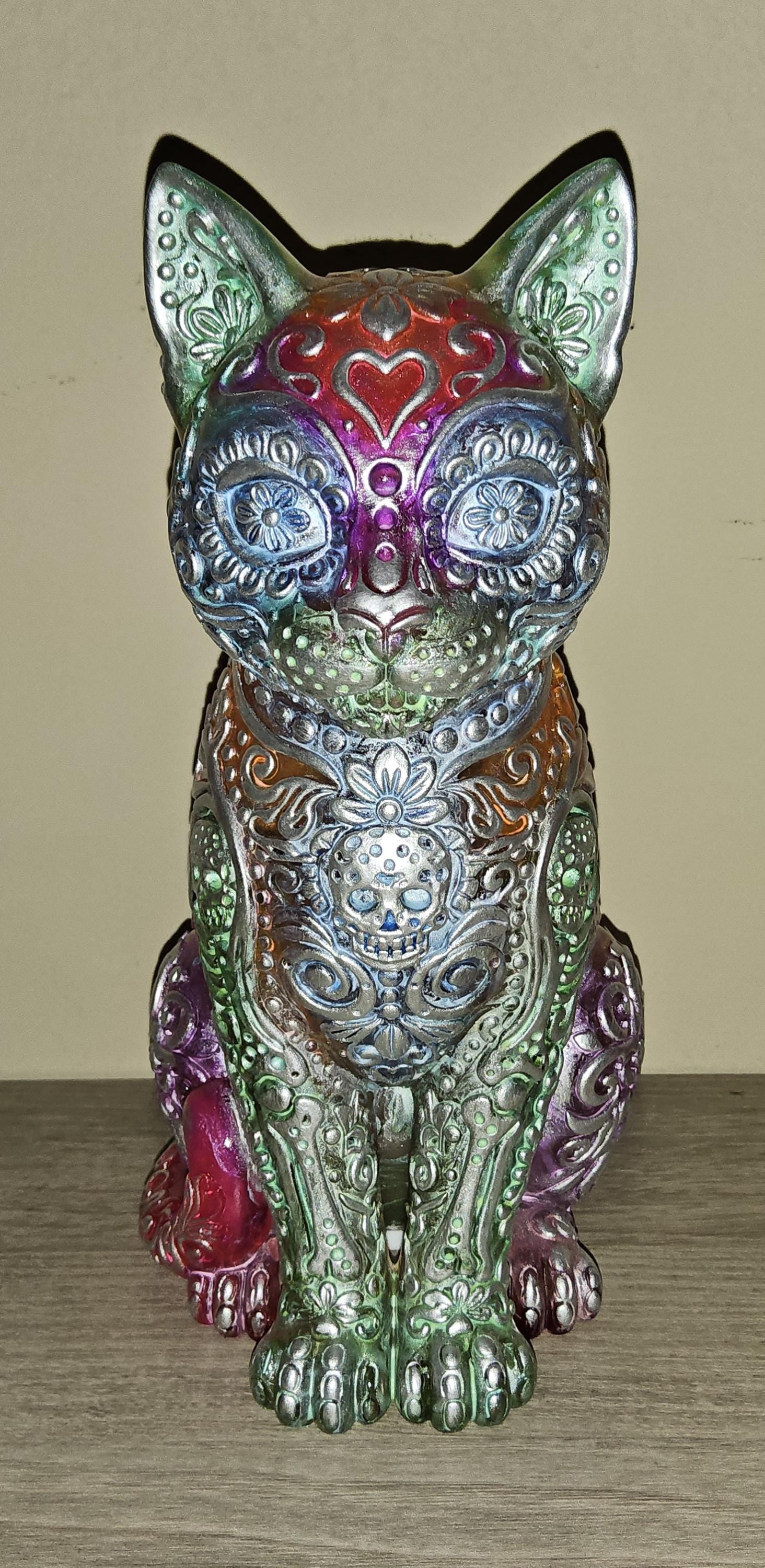 Sugar Skull Cat - Reverse Bright - Glowing Day of the Dead Resin Figure - Unique  Gift - LED Flame Effect - Glows in Dark