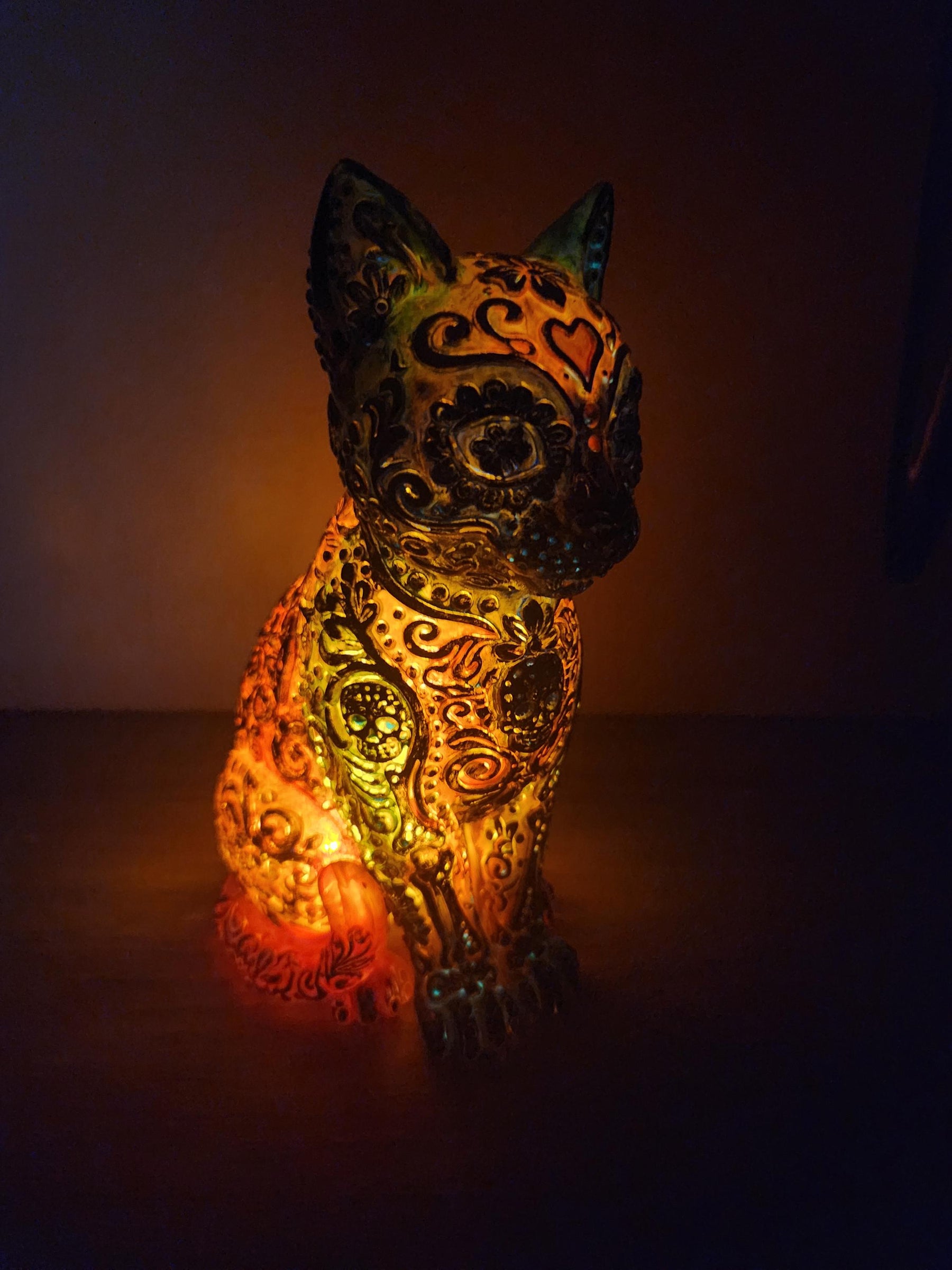 Sugar Skull Cat - Reverse Bright - Glowing Day of the Dead Resin Figure - Unique  Gift - LED Flame Effect - Glows in Dark