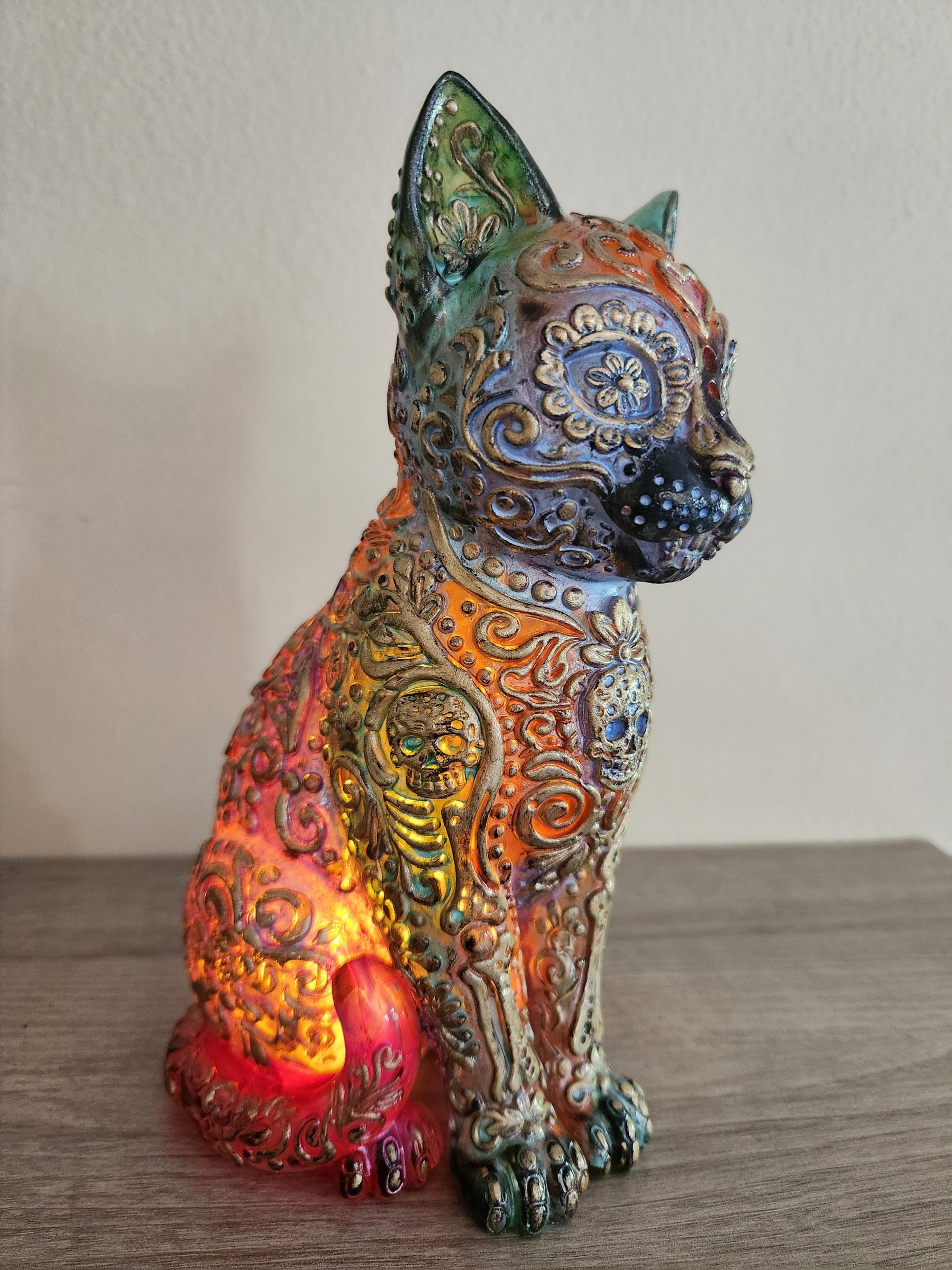 Sugar Skull Cat - Reverse Bright - Glowing Day of the Dead Resin Figure - Unique  Gift - LED Flame Effect - Glows in Dark