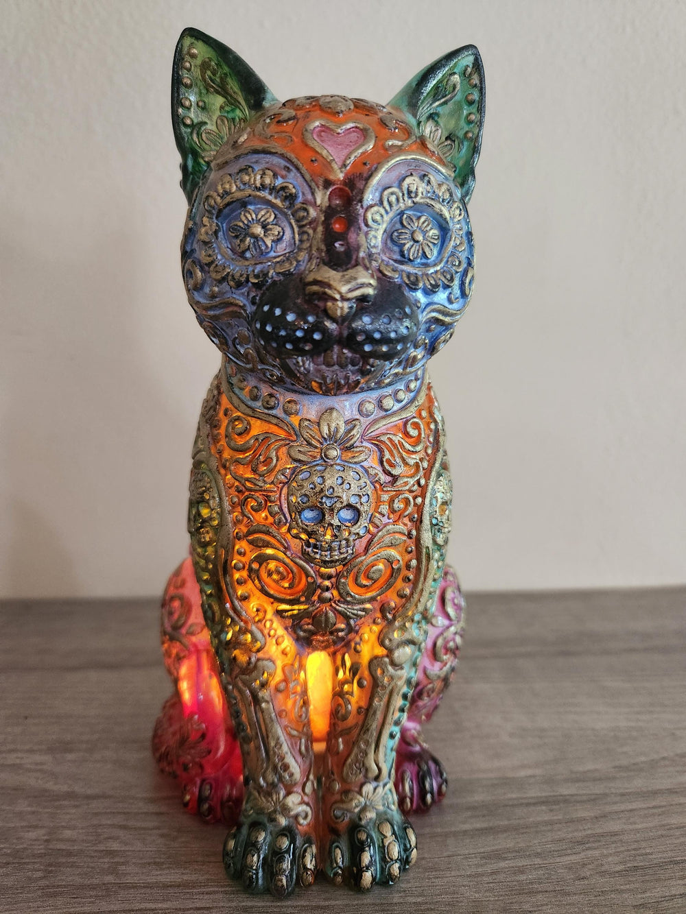 Sugar Skull Cat - Reverse Bright - Glowing Day of the Dead Resin Figure - Unique  Gift - LED Flame Effect - Glows in Dark
